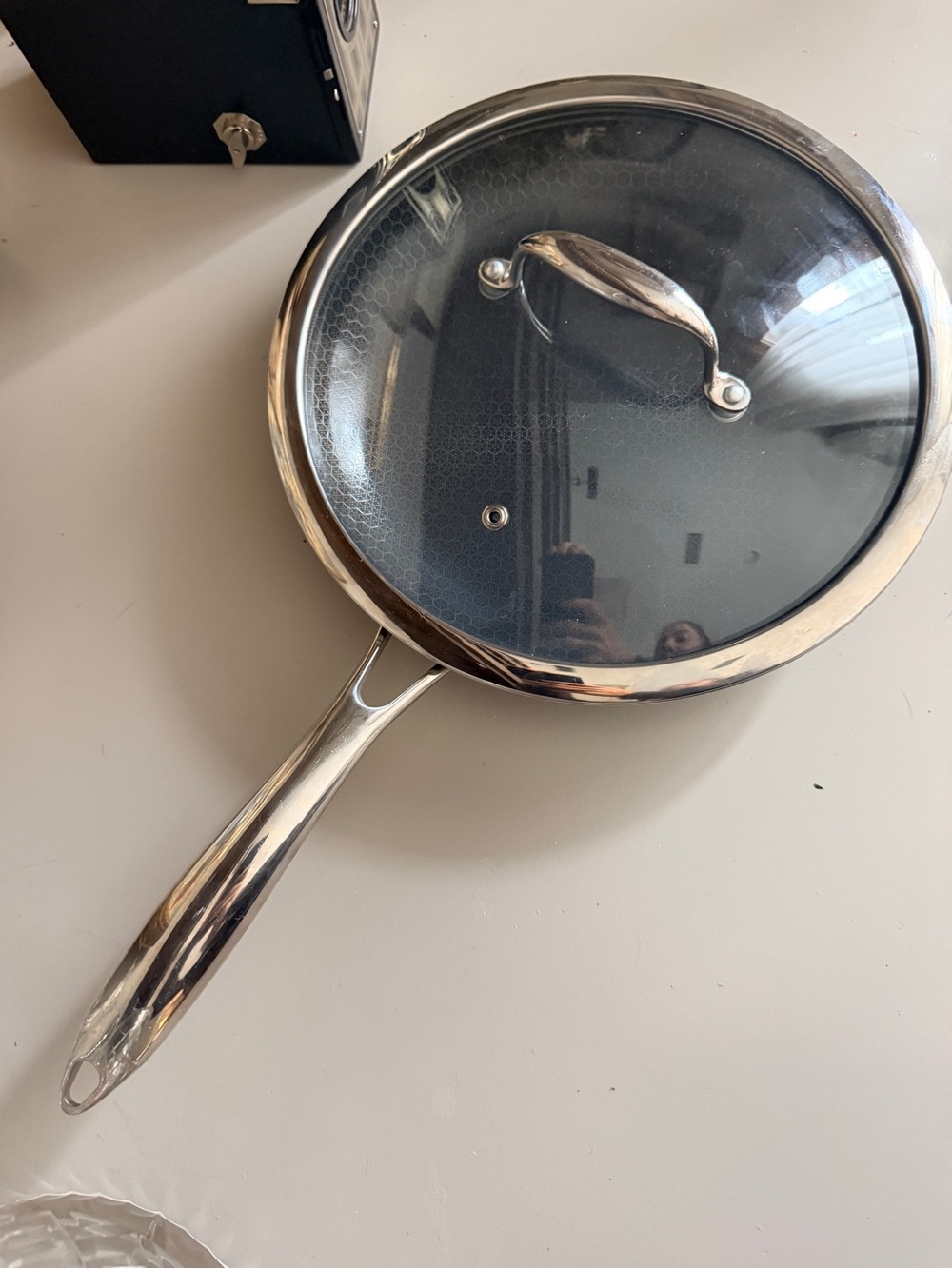 Hexclad Hybrid Fry Pan with Lid, 11” - Picture 6 of 9